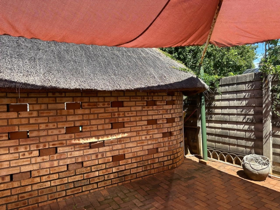 3 Bedroom Property for Sale in Protea Park North West